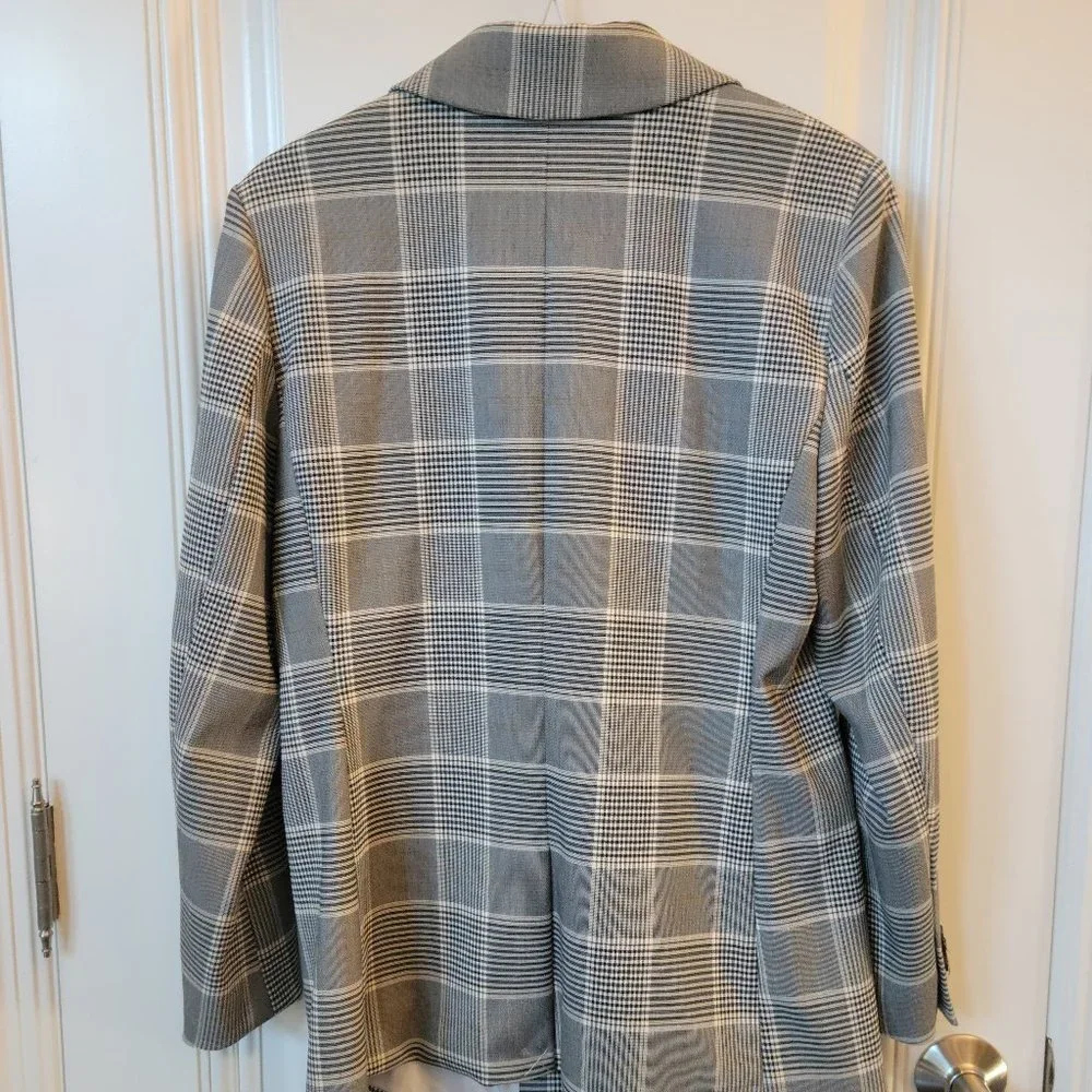 H & M - Picture 2 of 15